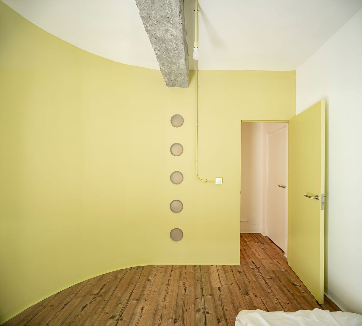 Floor I — a room in yellow